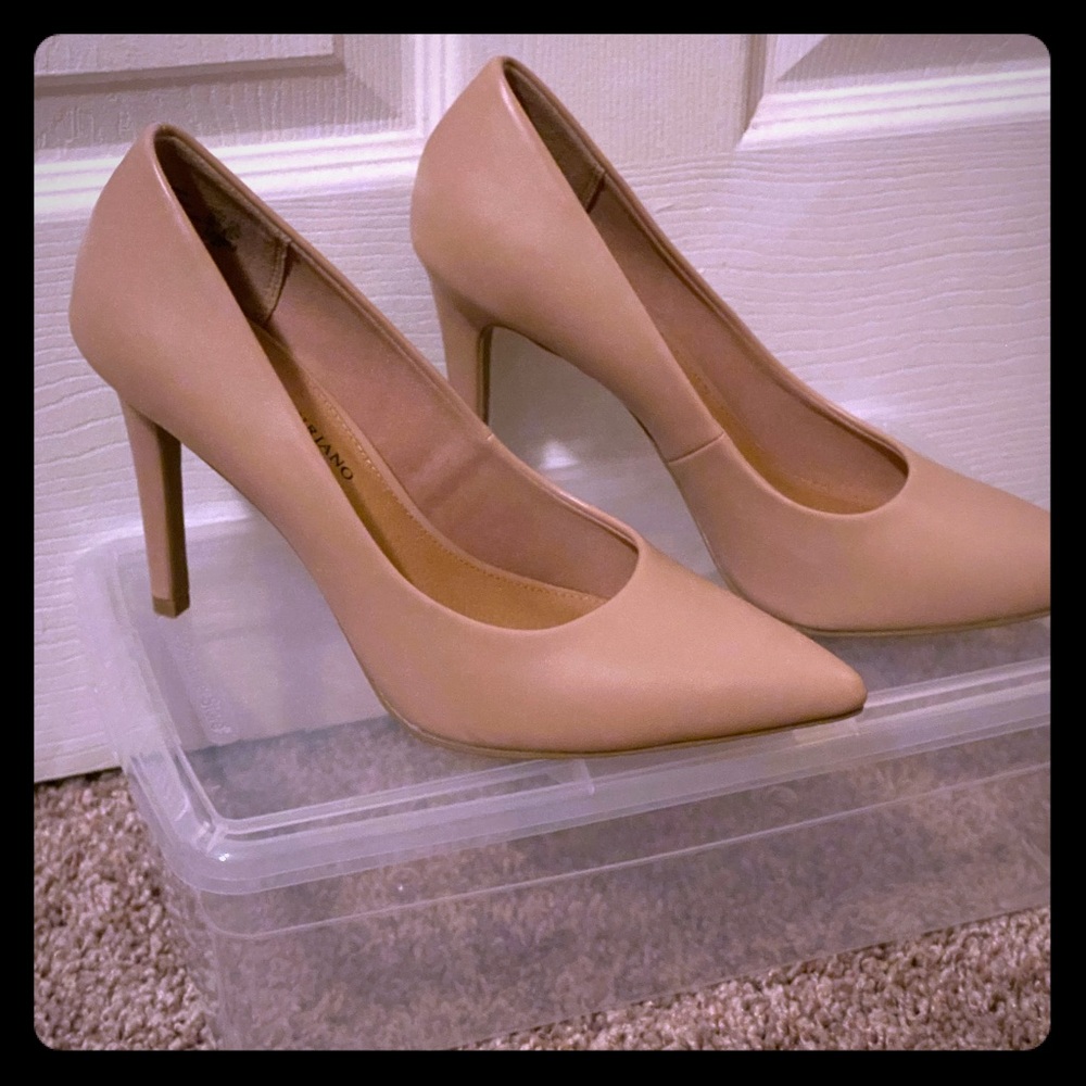Tan Low heel pump